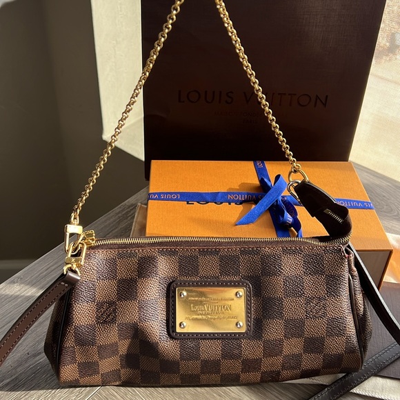 Authentic Louis Vuitton Damier Eva - Picture 3 of 11